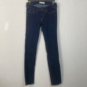 Hollister Women’s Size 1R, Waist 25, Length 32 Skinny Jeans. Great Condition.